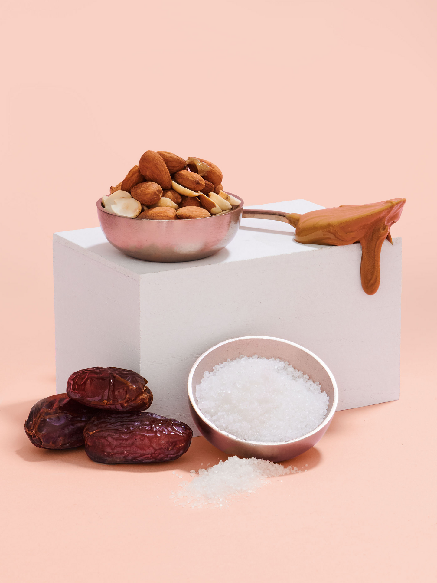 Bateaux au Chocolat au Beurre d'Amandes et à la Noix de Pécan French Squirrel, Dattes Farcies au Chocolat (3 dattes par sachet) x 4 sachets
